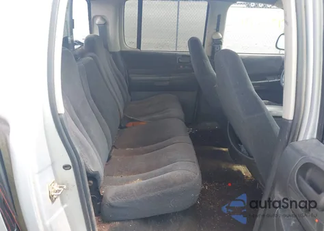 2004 Dodge Dakota Sport/Sxt from USA, damaged, VIN 1D7HG38N24S707004